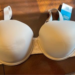 Vanity Fair Womens Beauty Back Full Figure Underwire Smoothing Bra - 40D